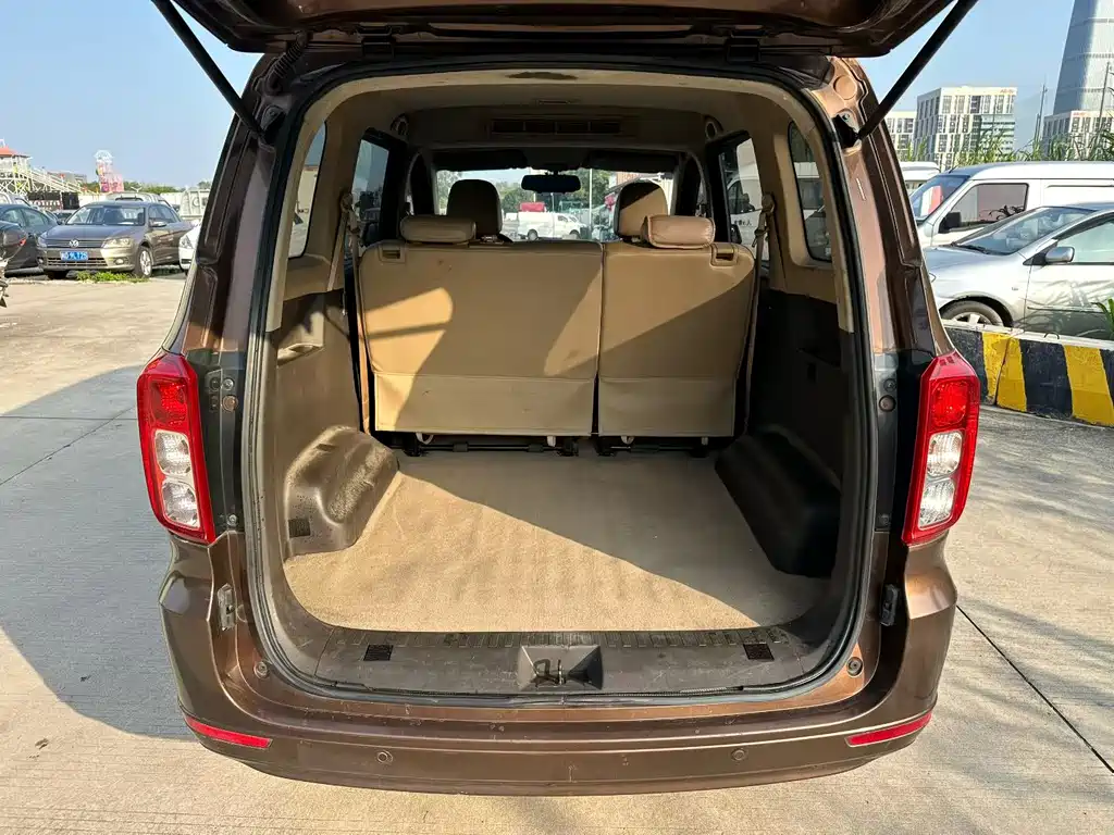 Wuling Hongguang 1.5 L S Comfort LAR