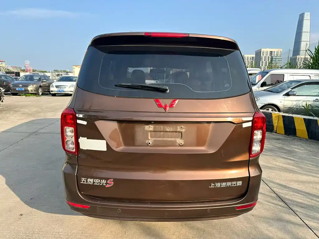 Wuling Hongguang 1.5 L S Comfort LAR