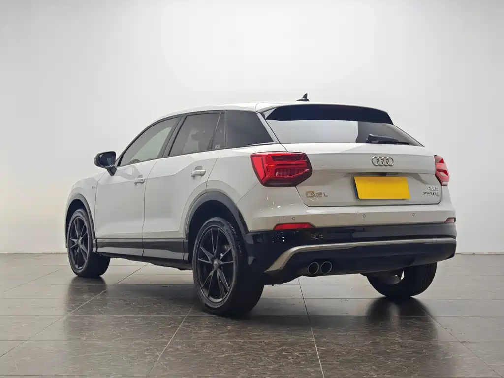 Audi Q2 L 35 TFSI Progressive Dynamic