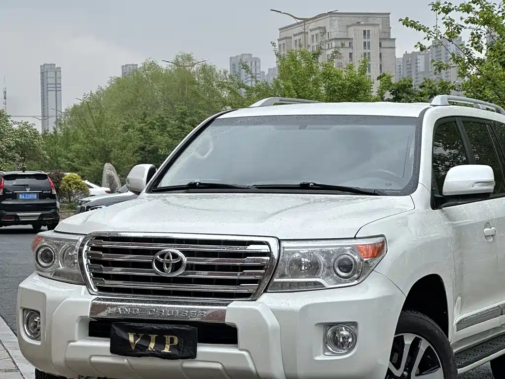 Land Cruiser (Import) 4.0 L V6 Middle East Base