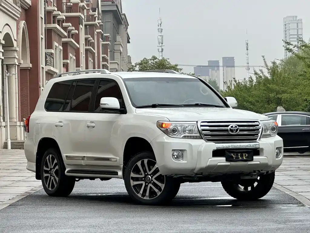 Land Cruiser (Import) 4.0 L V6 Middle East Base