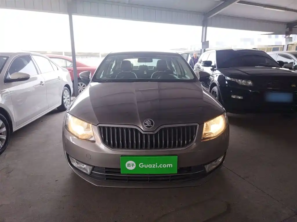 Octavia 1.6 L Auto Smart Travel