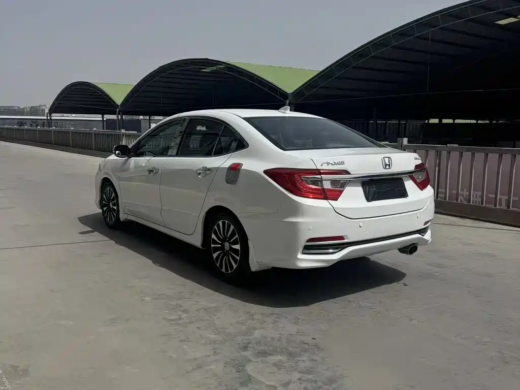 Crider 1.8 L Auto Luxury