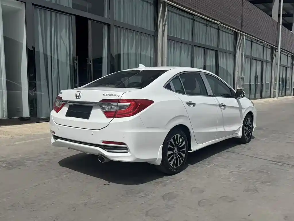Crider 1.8 L Auto Luxury