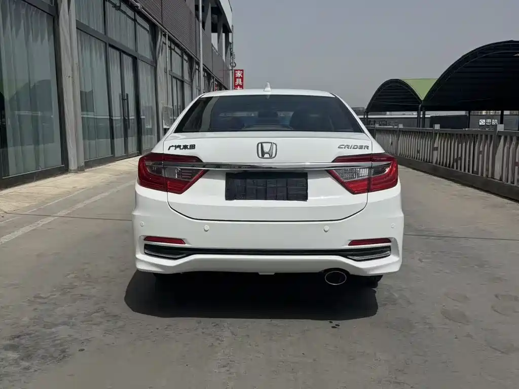 Crider 1.8 L Auto Luxury