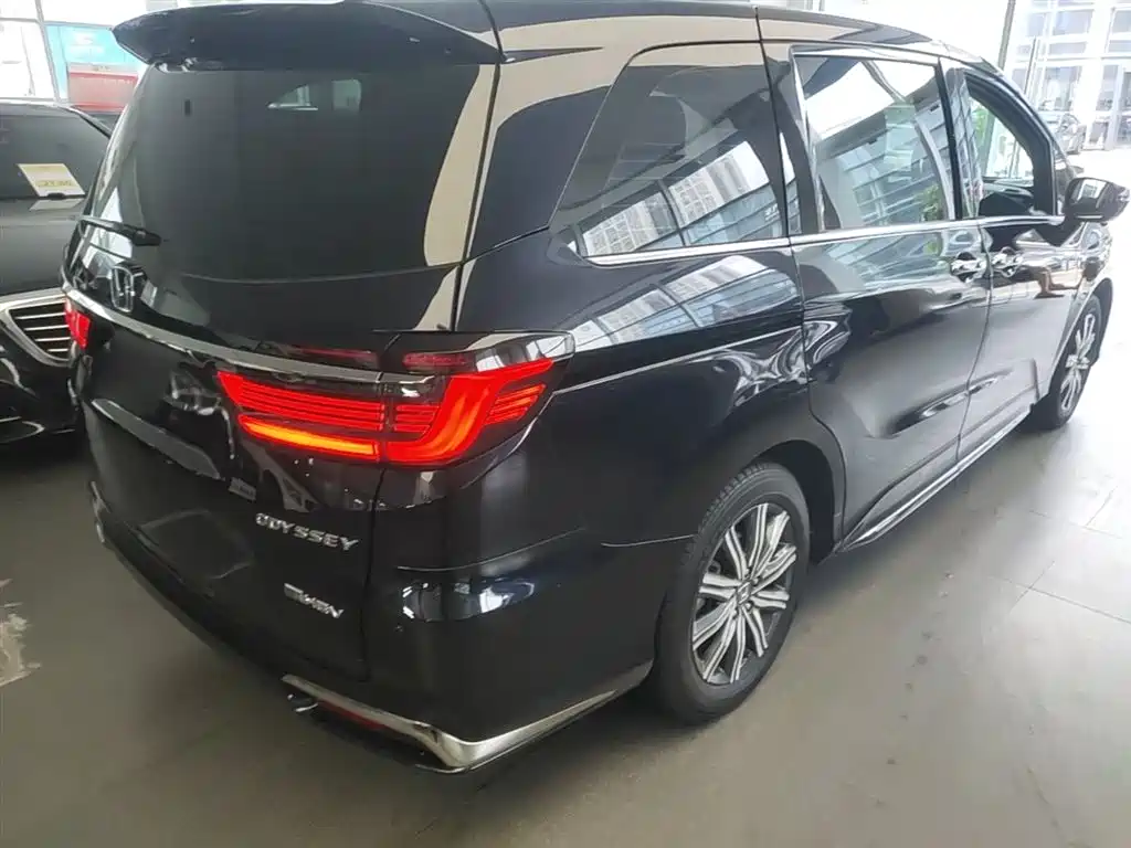 Odyssey 2.0 L e:HEV Sharp· Joy