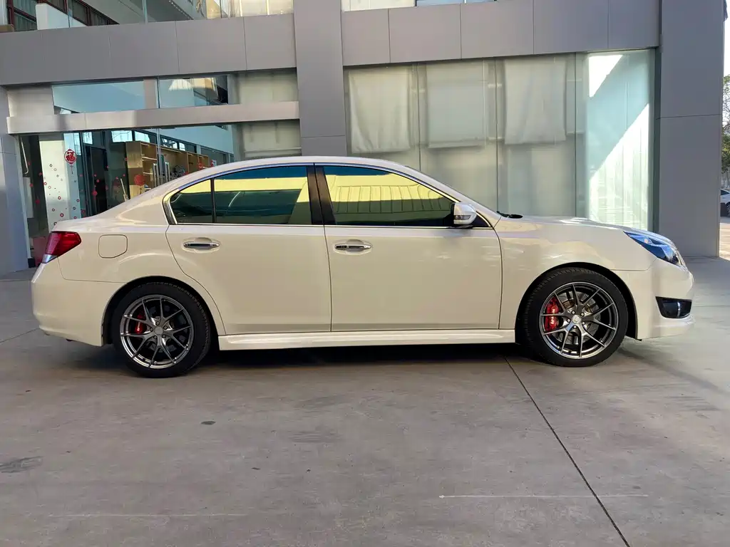 Legacy 2.5 GT Luxury Navigation