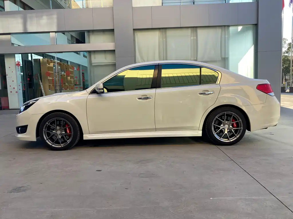 Legacy 2.5 GT Luxury Navigation