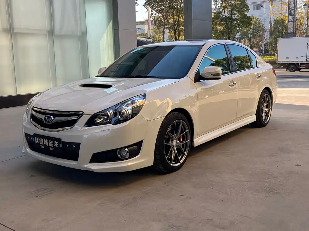 Legacy 2.5 GT Luxury Navigation