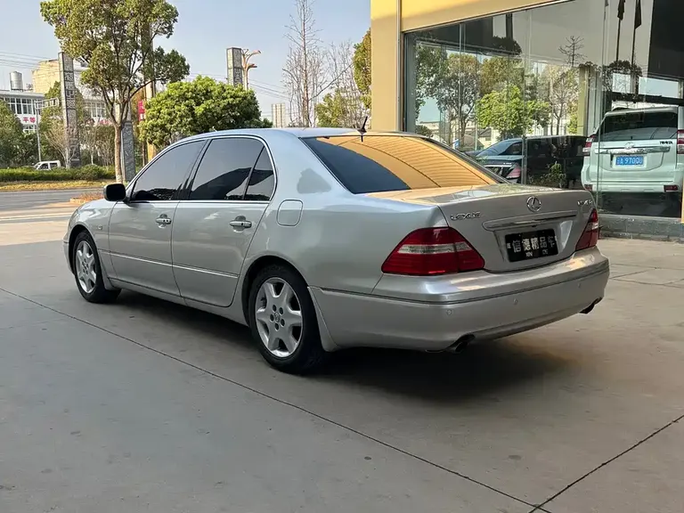Lexus LS 430