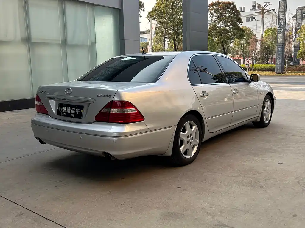 Lexus LS 430