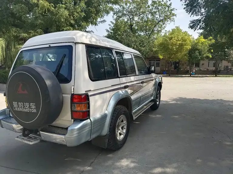 Leopaard 6481 2.2 L Manual 2 WD