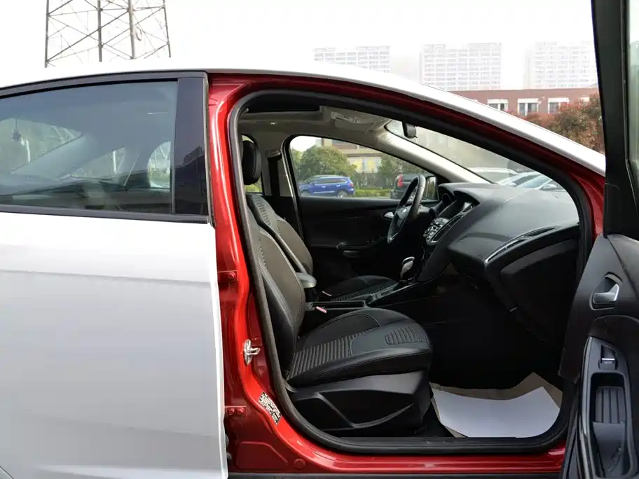 Focus Sedan 1.6 L Auto Style Smart Travel