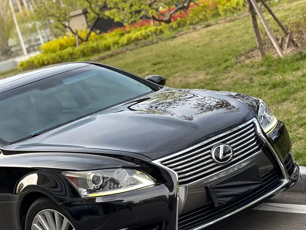 Lexus LS 460 L Luxury