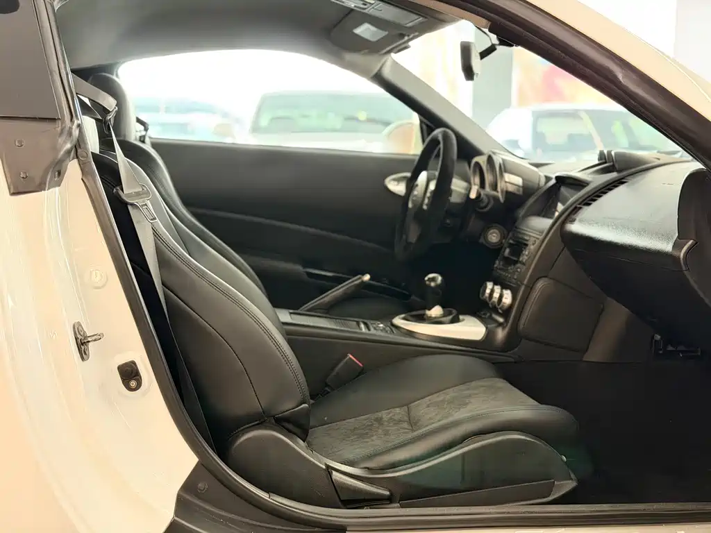 Nissan 350 Z 3.5 MT
