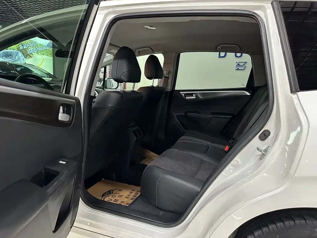 Jade 1.8 L Auto Comfort 5-seat