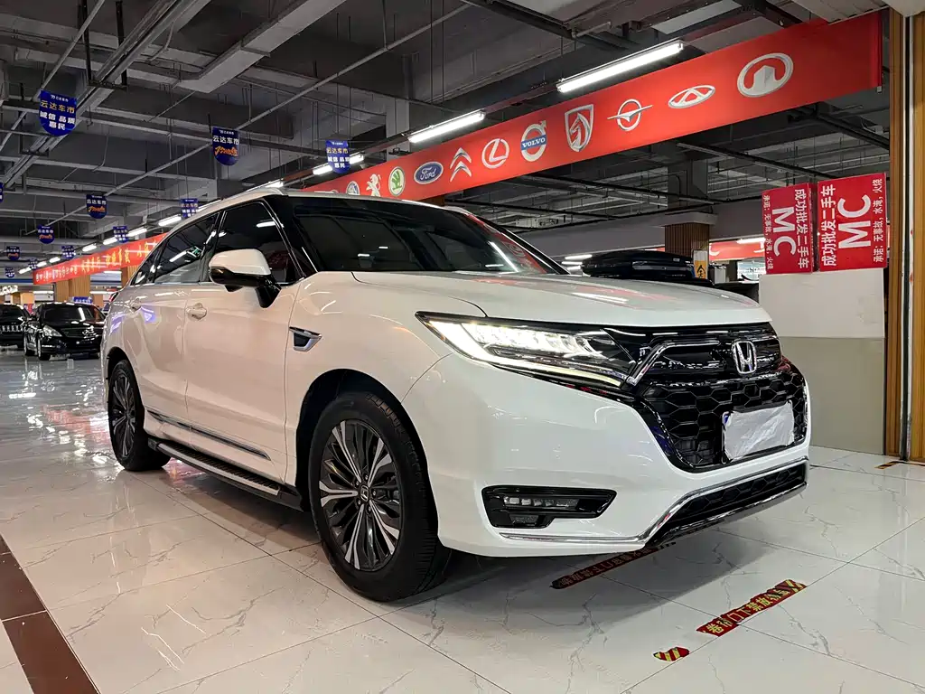 Honda UR-V 370 TURBO 2 WD Graceful