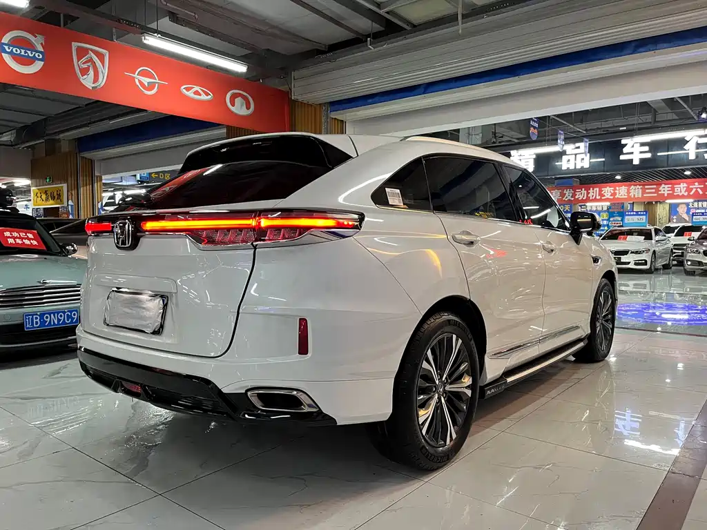 Honda UR-V 370 TURBO 2 WD Graceful