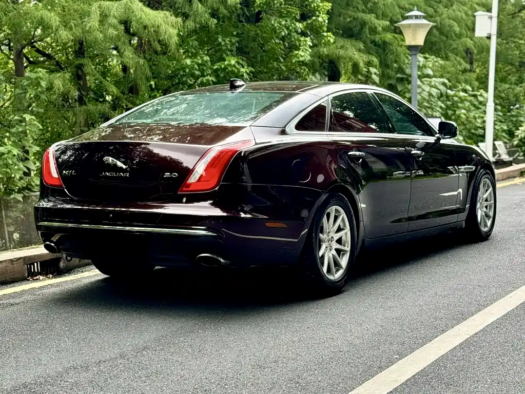 Jaguar XJ XJL 3.0 SC 2 WD Graceful Business