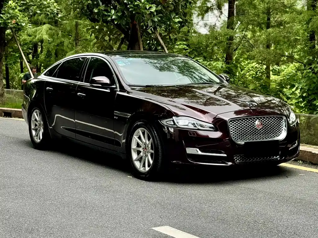 Jaguar XJ XJL 3.0 SC 2 WD Graceful Business