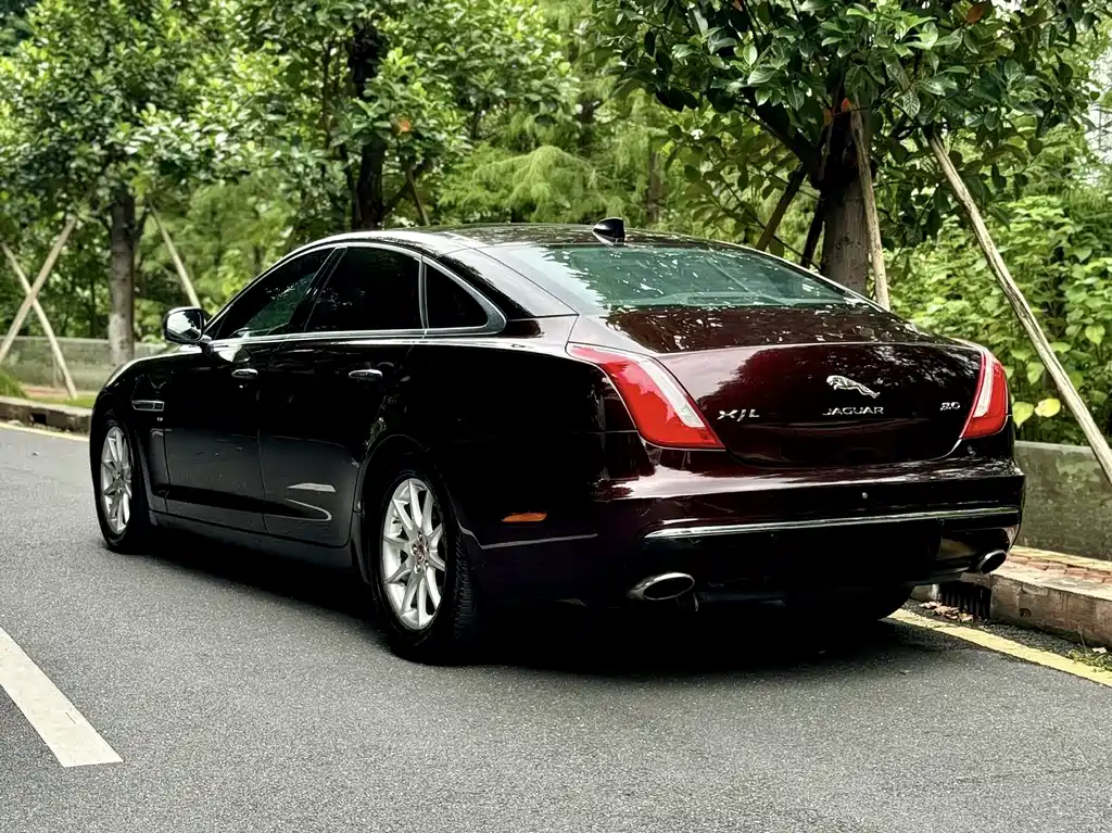 Jaguar XJ XJL 3.0 SC 2 WD Graceful Business