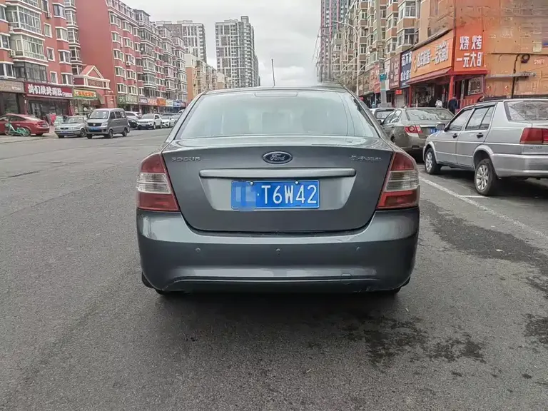 Ford Focus Sedan Classic 1.8 L Auto Fashion