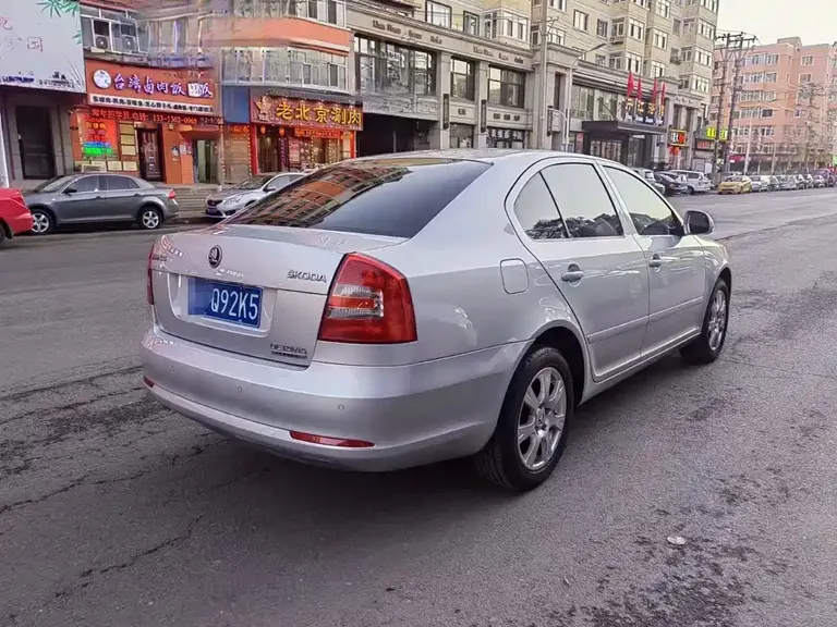 Skoda Octavia Classic 1.6 L Manual Yijie