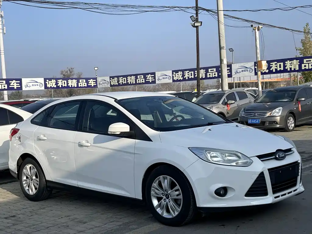 Focus Sedan 1.6 L Auto Comfort