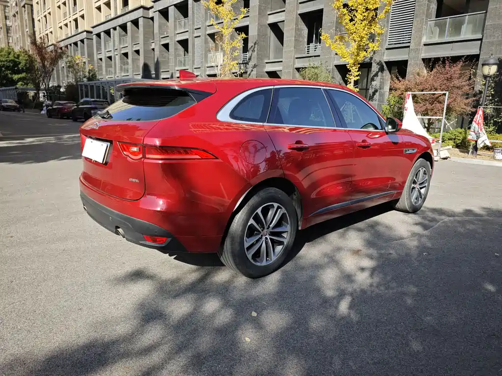 Jaguar F-PACE 2.0 T 2 WD R-Sport Sport