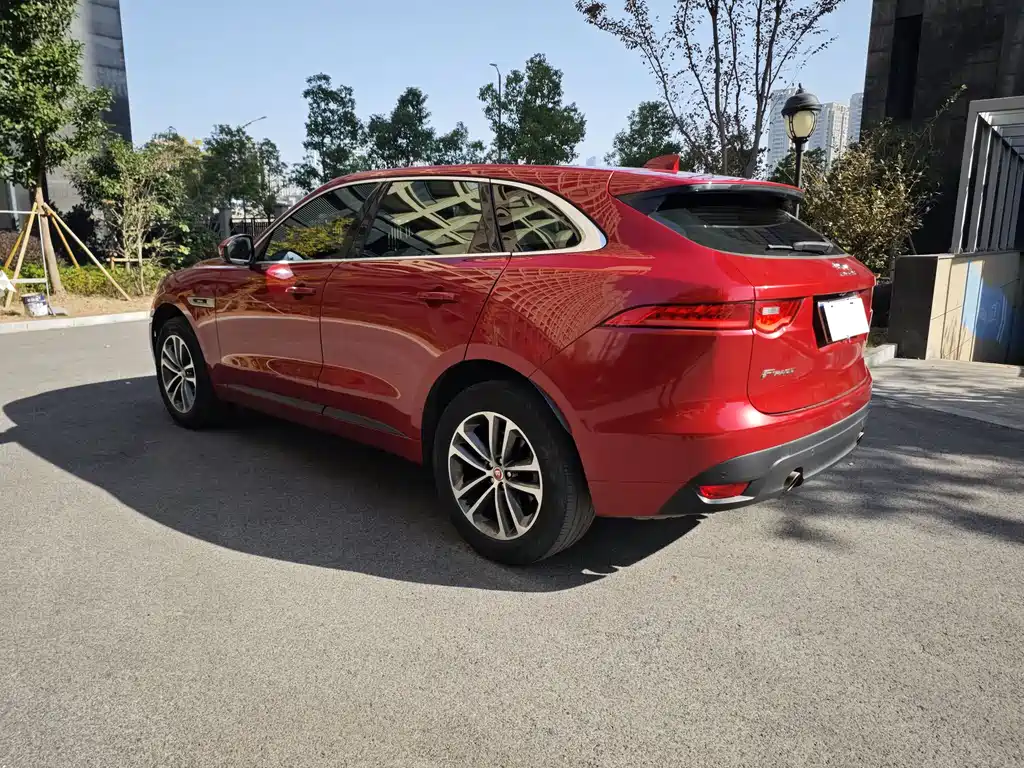 Jaguar F-PACE 2.0 T 2 WD R-Sport Sport