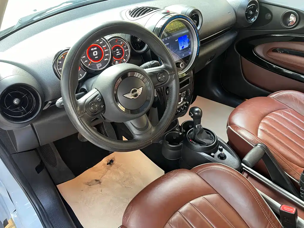 MINI Paceman 1.6 L COOPER