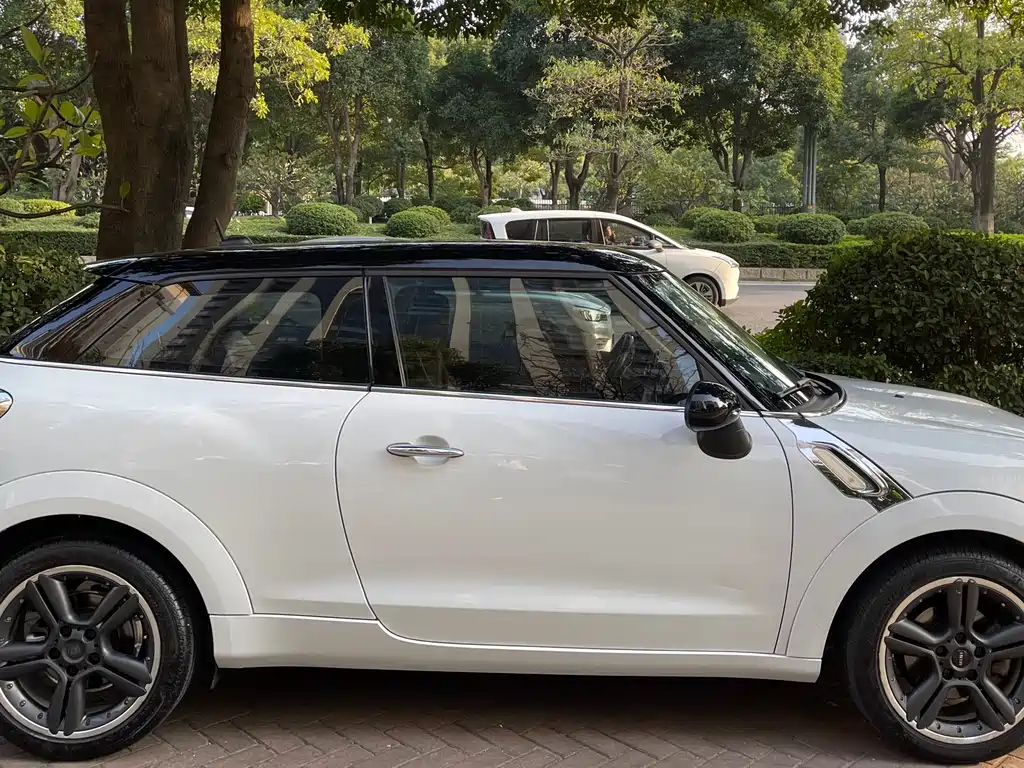 MINI Paceman 1.6 L COOPER