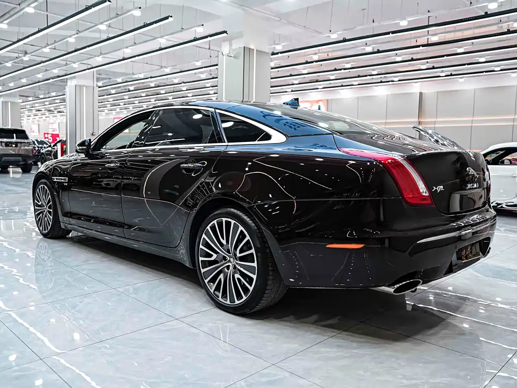 Jaguar XJ XJL 5.0 SC Peak Genesis 5-seat