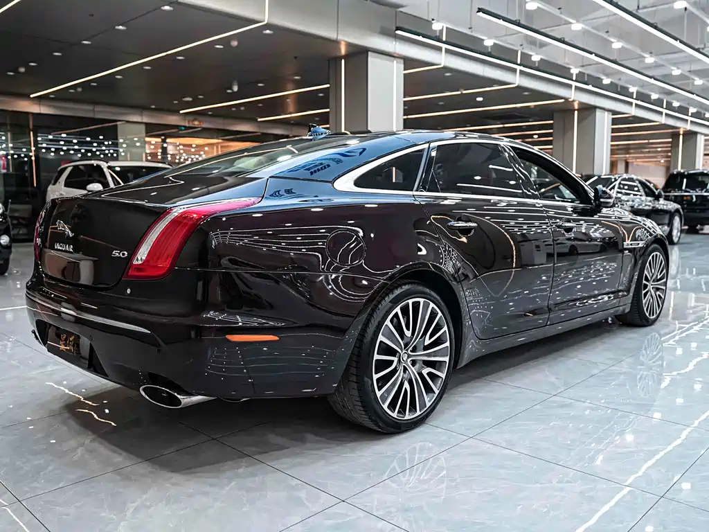 Jaguar XJ XJL 5.0 SC Peak Genesis 5-seat