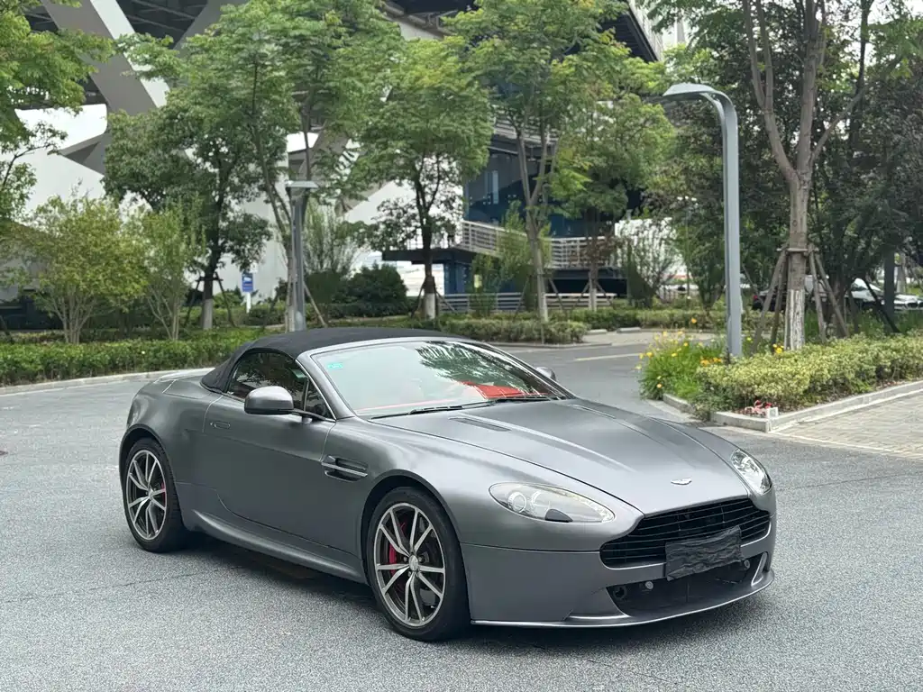 V8 Vantage 4.7 L S Roadster