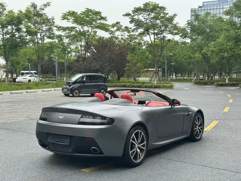 Aston Martin V8 Vantage 4.7 L S Roadster