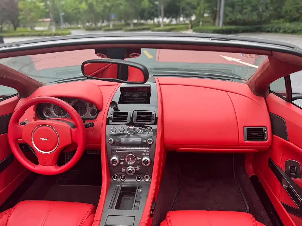 V8 Vantage 4.7 L S Roadster