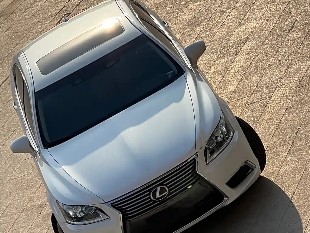 Lexus LS 460 L 4 WD Distinguished