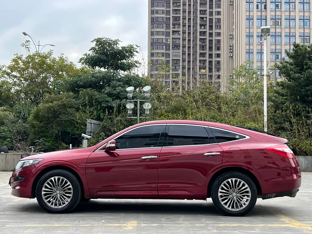 Crosstour 3.5 L Distinguished