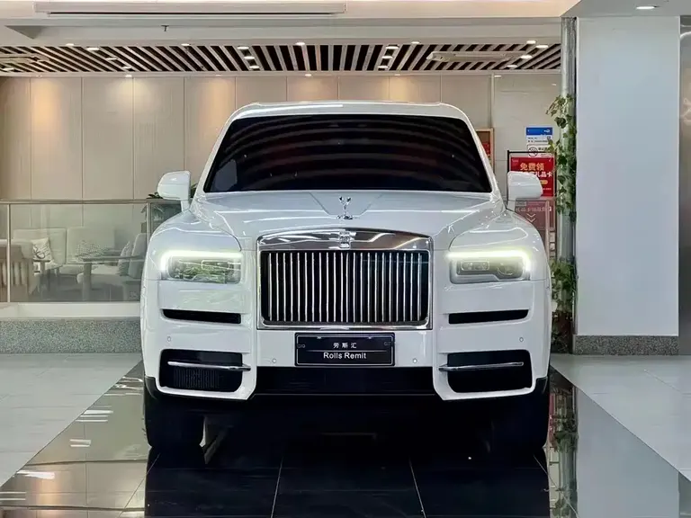 Rolls-Royce Cullinan 4-seat
