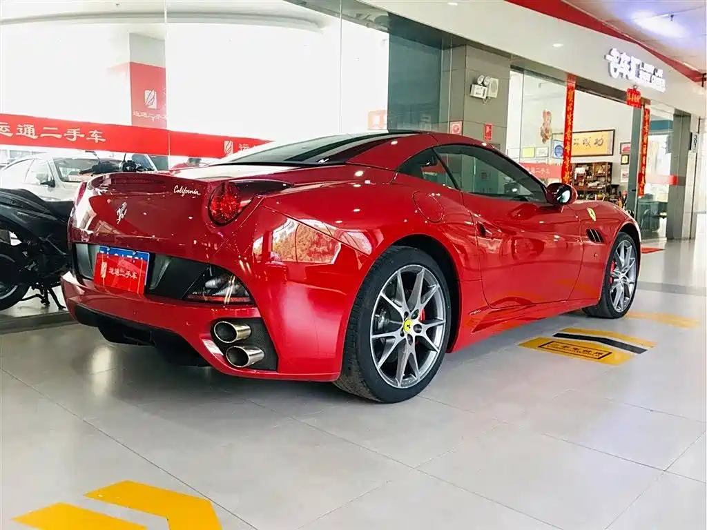 California T 4.3 L Standard