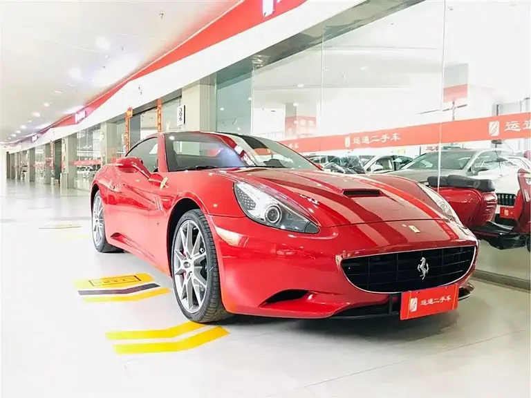 Ferrari California T 4.3 L Standard