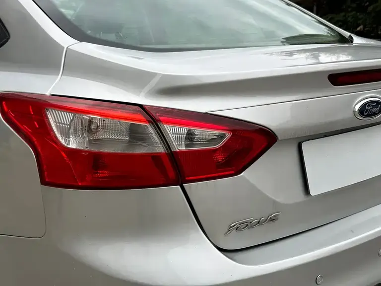 Ford Focus Sedan 1.6 L Auto Comfort