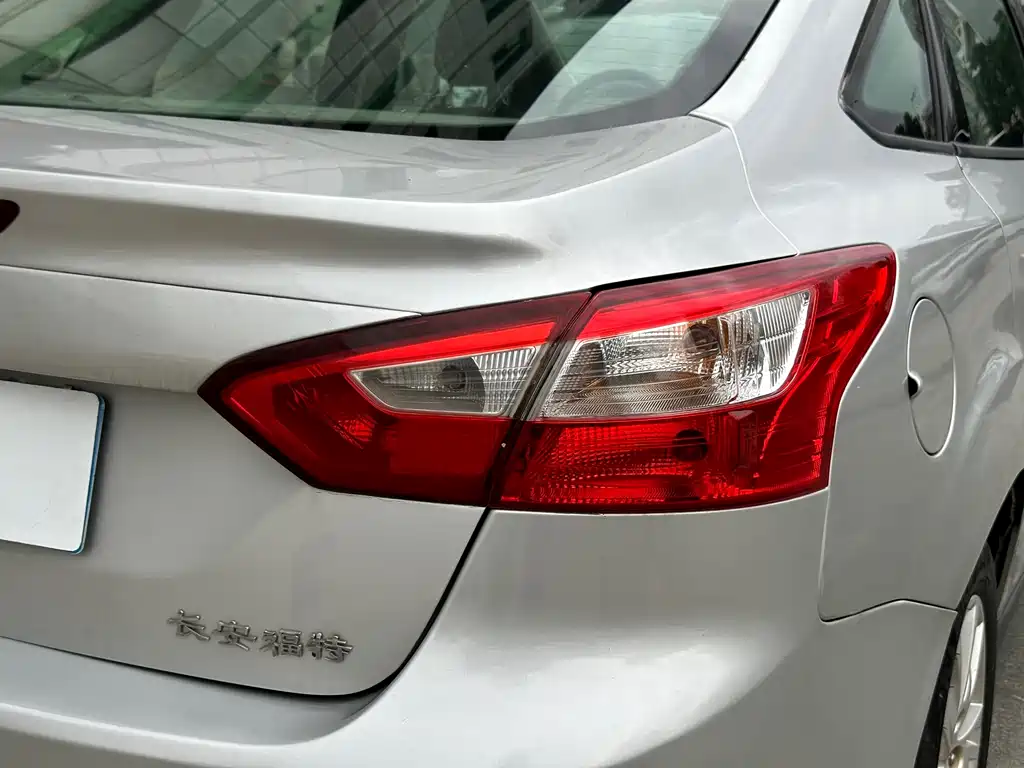Focus Sedan 1.6 L Auto Comfort