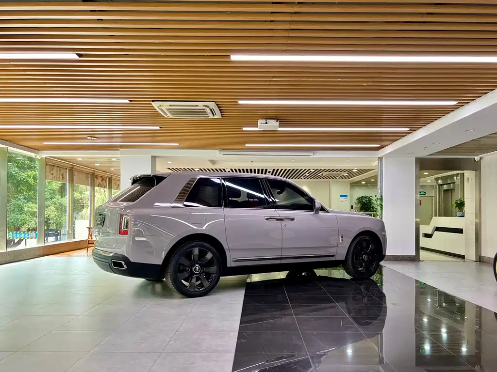 Cullinan 5-seat