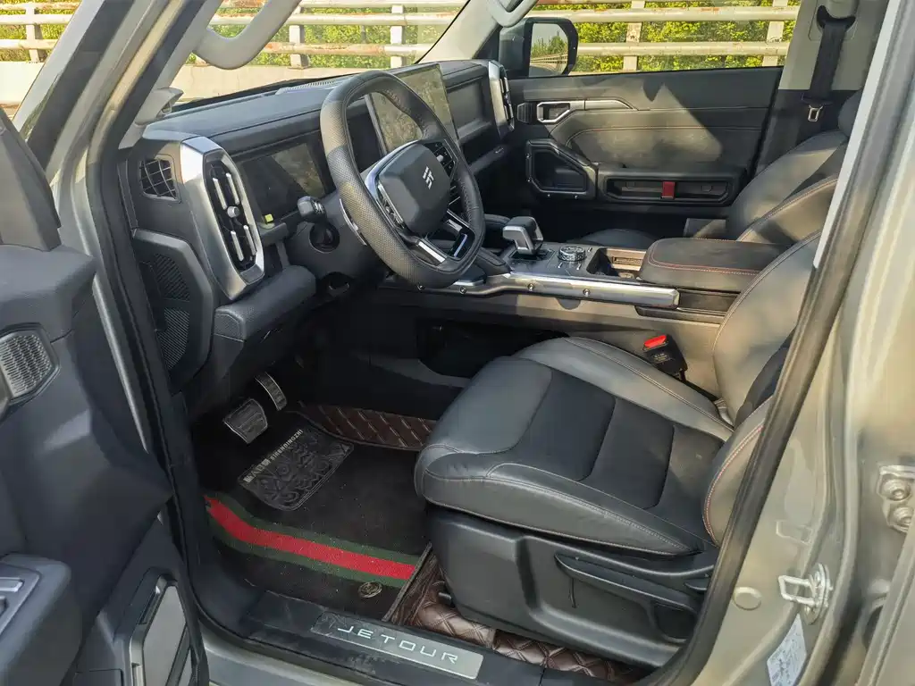 Jetour Traveller 2.0 T 4 WD Cross