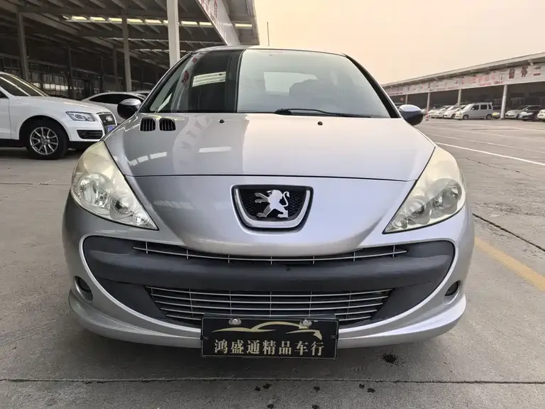 Peugeot 207 Sedan 1.4 L Manual