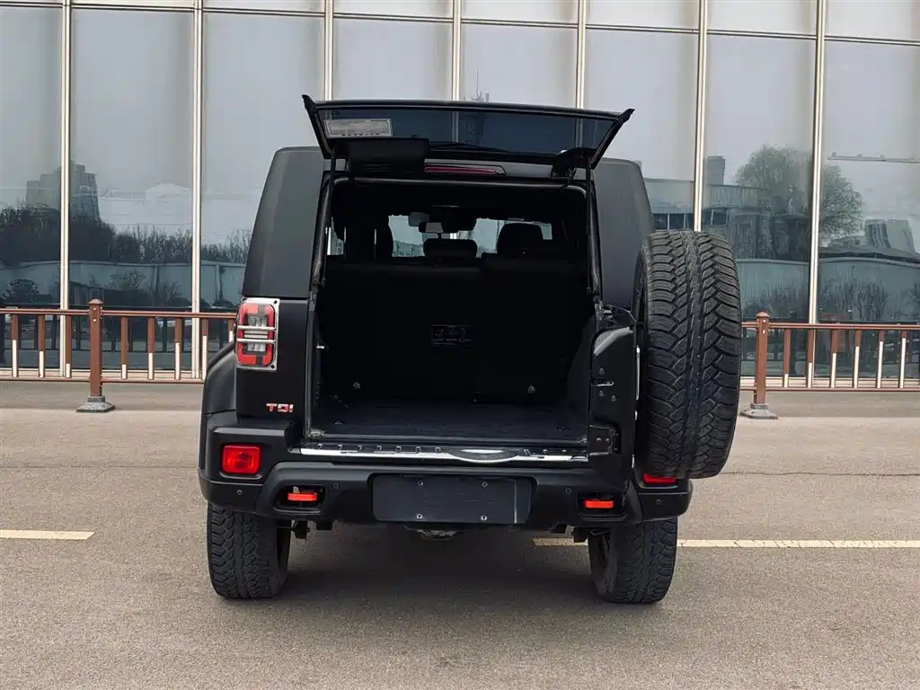 BAIC BJ40 2.0 D Auto 4 WD Blade Hero Swordsman