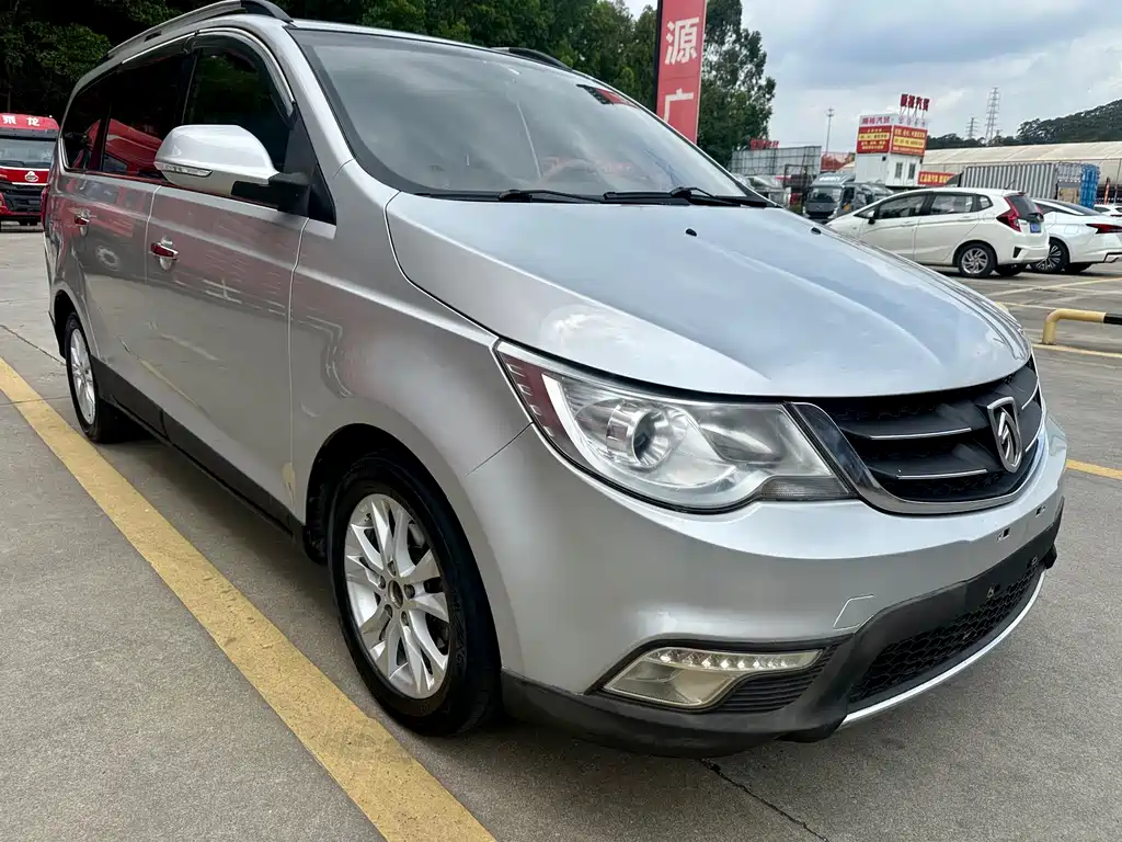Baojun 730 1.5 L Manual Comfort 7-seat