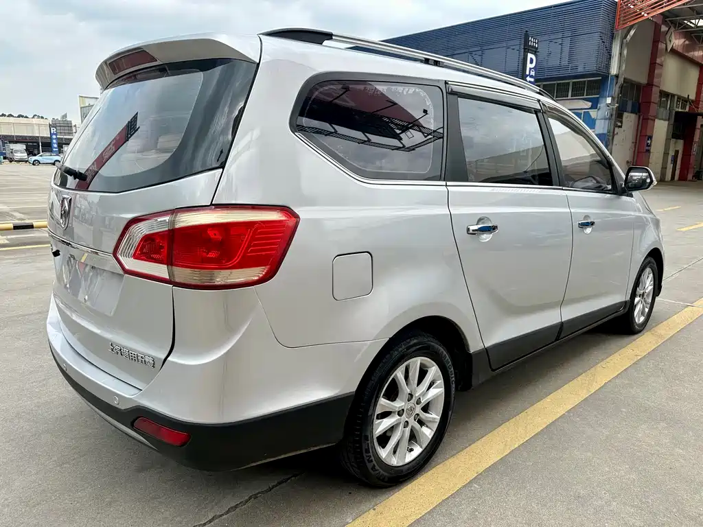 Baojun 730 1.5 L Manual Comfort 7-seat